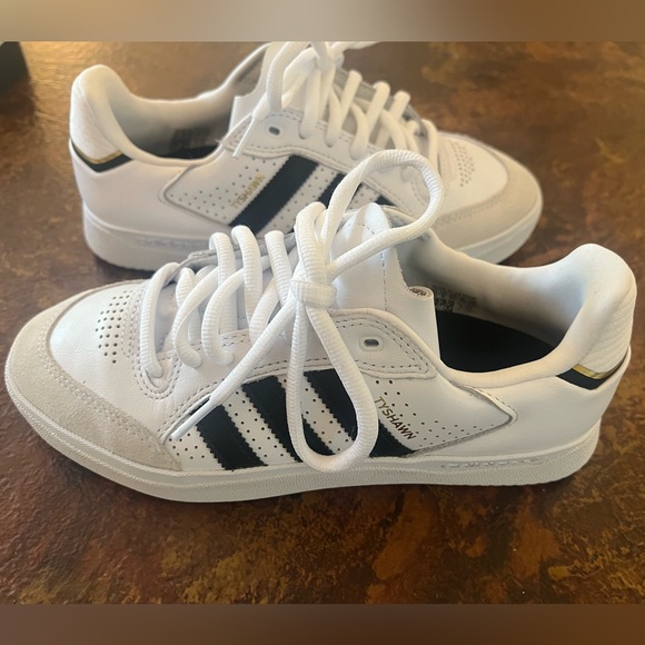 Adidas Tyshawn Low sneakers (new) - Picture 1 of 7